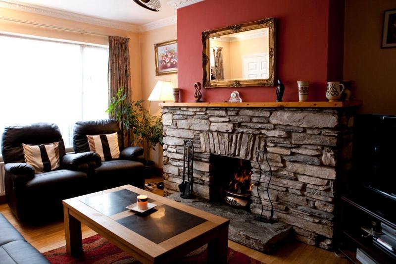 Avelow House B&B Кенмар Экстерьер фото