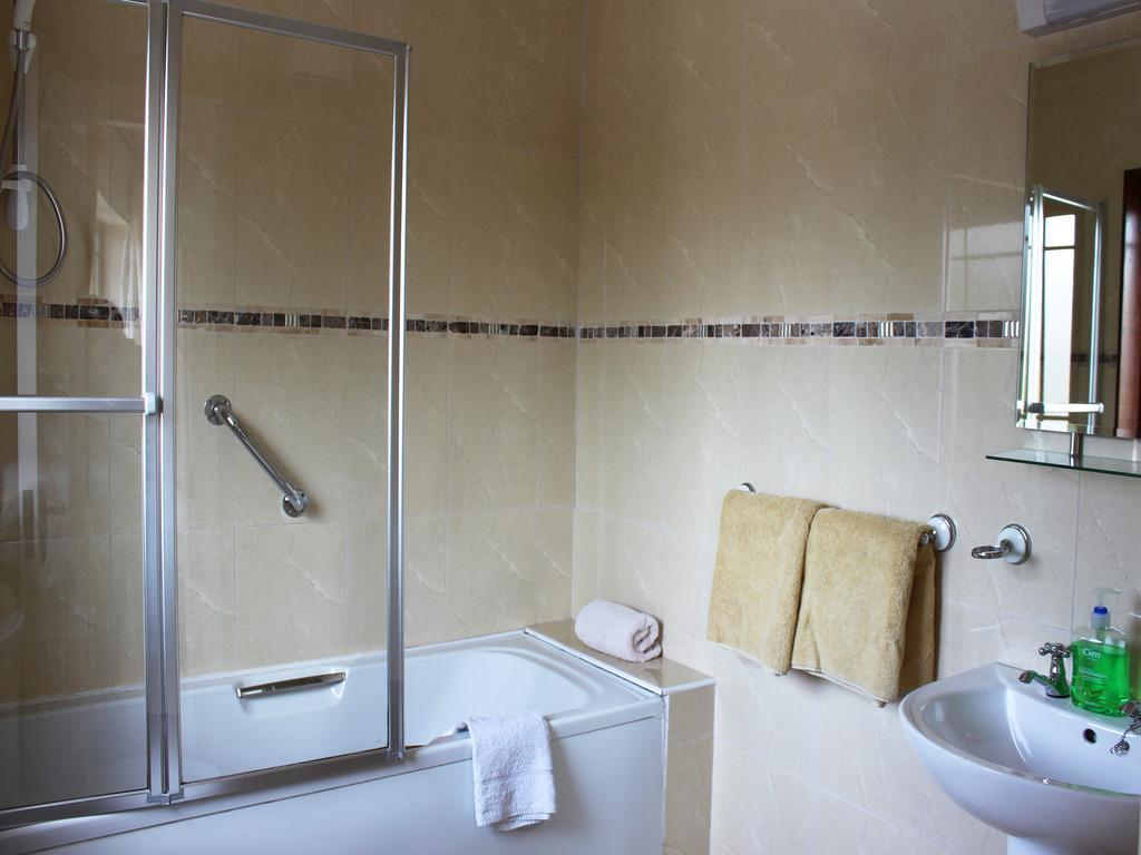 Avelow House B&B Кенмар Экстерьер фото